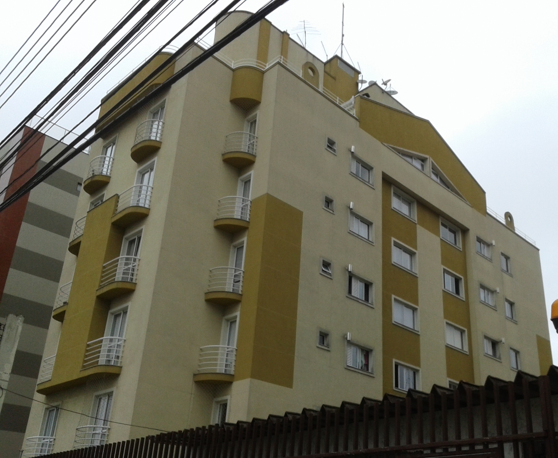 Habitação coletiva Ed. Hannover, A=1865,53 m², subsolo + 7 pavimentos. Estrutura em concreto armado, fundação tubulão a céu aberto. Construtora ABCR (Foto 2)