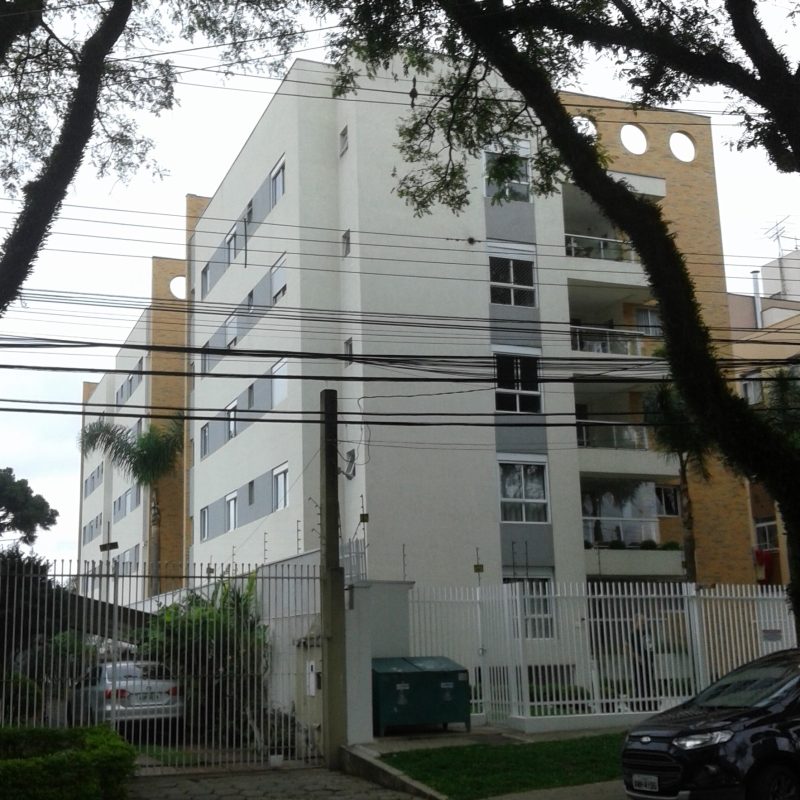Habitação coletiva Ed. Jardins do Sol, A=3942,71 m², subsolo + 5 pavimentos. Estrutura em concreto armado, fundação tubulão a céu aberto. Construtora ABCR